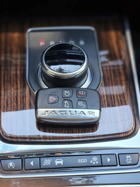 2017 Jaguar F-Pace - Image 13 of 16