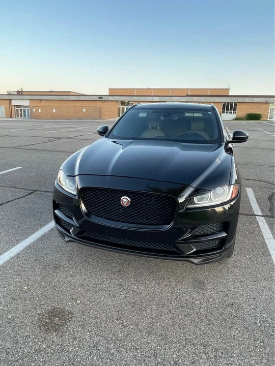 2017 Jaguar F-Pace - Image 2 of 9