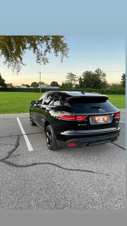 2017 Jaguar F-Pace - Image 7 of 9