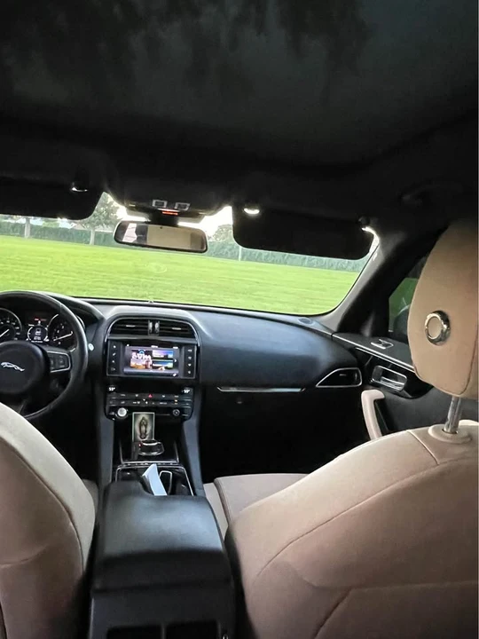 2017 Jaguar F-Pace - Image 5 of 9