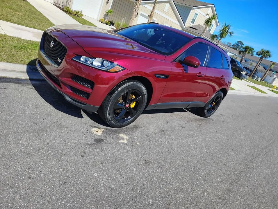 2017 Jaguar F-Pace - Image 2 of 9