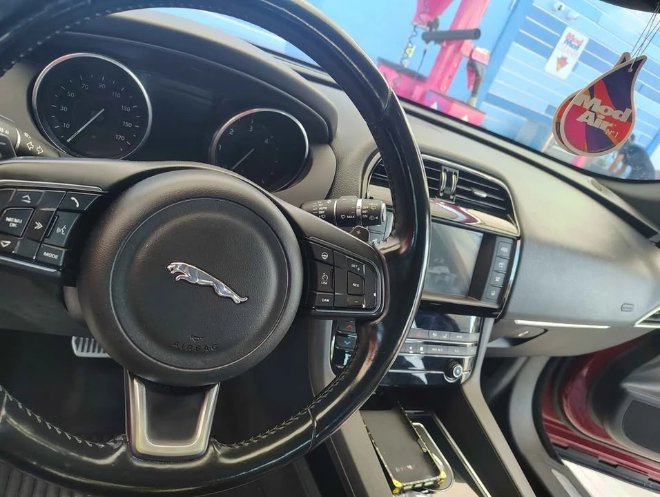 2017 Jaguar F-Pace - Image 9 of 9