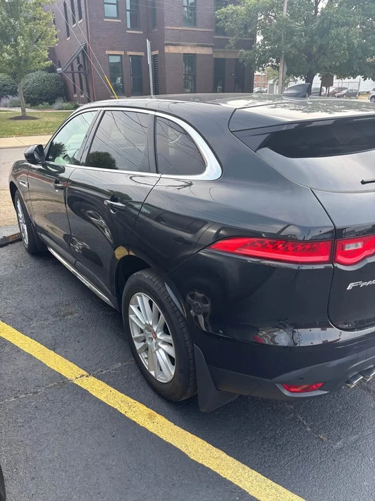 2017 Jaguar F-Pace - Image 6 of 10