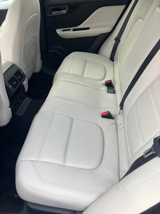 2017 Jaguar F-Pace - Image 8 of 10