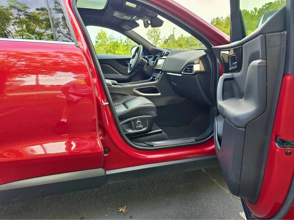 2017 Jaguar F-Pace - Image 18 of 20