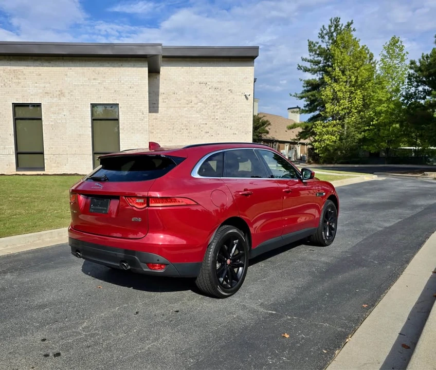 2017 Jaguar F-Pace - Image 4 of 20