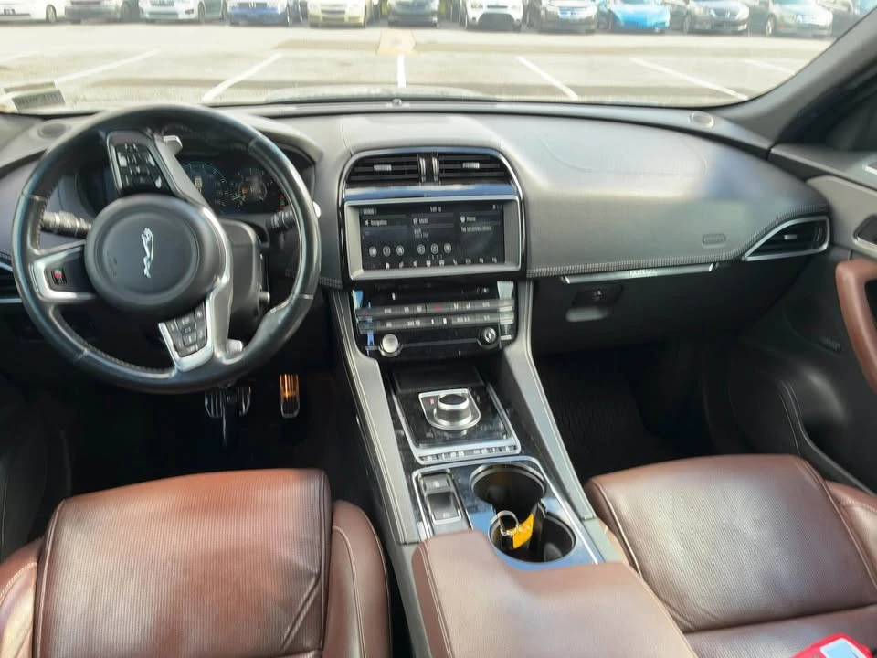2017 Jaguar F-Pace - Image 10 of 13