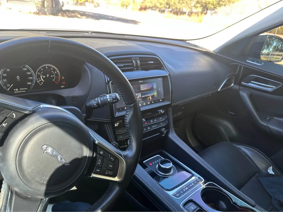 2017 Jaguar F-Pace - Image 7 of 9