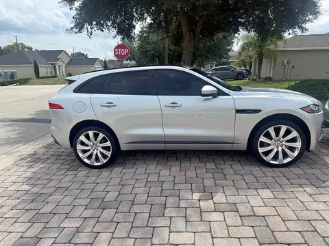 2017 Jaguar F-PACE 25t R-Sport SUV 4D