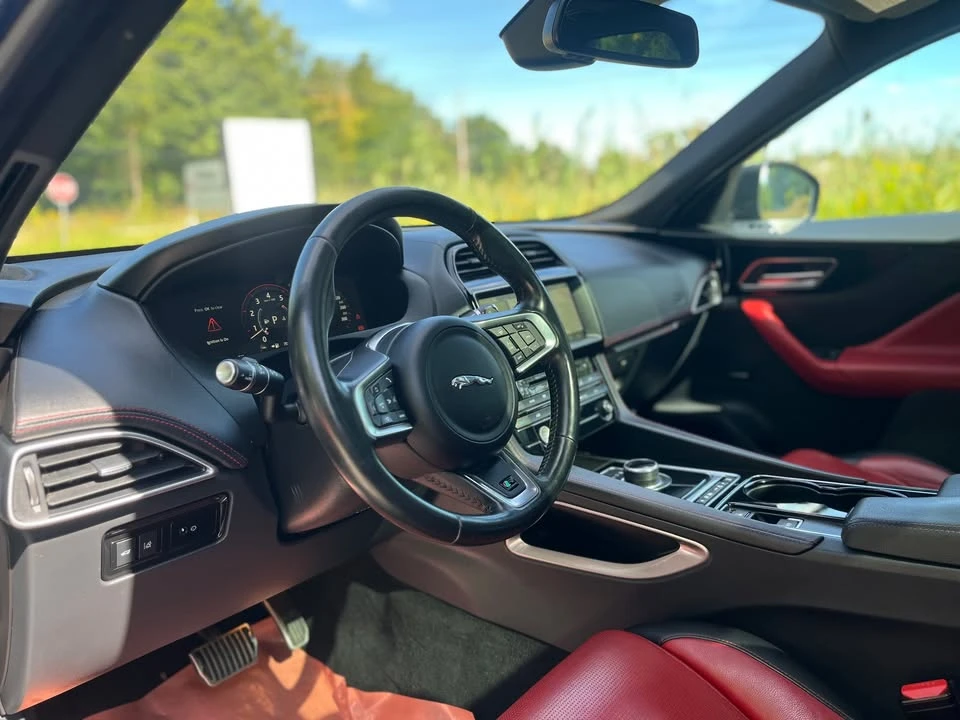 2017 Jaguar F-Pace - Image 7 of 20