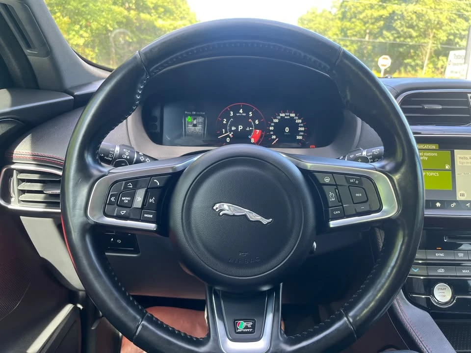 2017 Jaguar F-Pace - Image 10 of 20