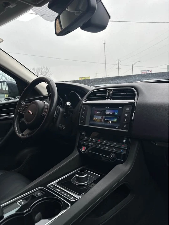 2017 Jaguar F-Pace - Image 10 of 20