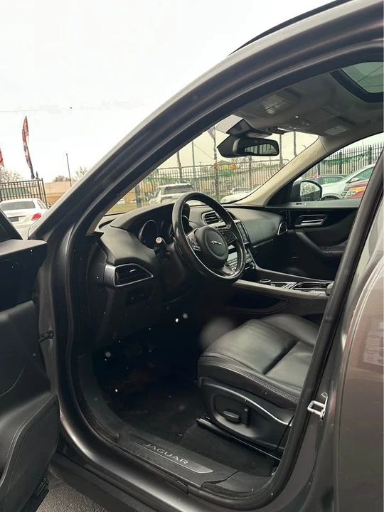 2017 Jaguar F-Pace - Image 5 of 20