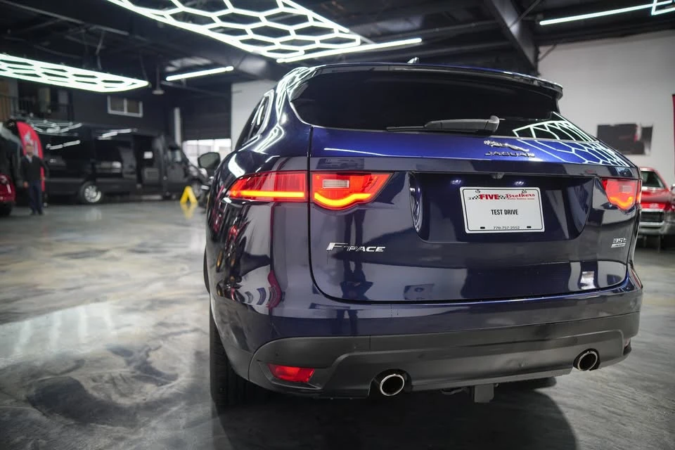 2017 Jaguar F-Pace - Image 16 of 20