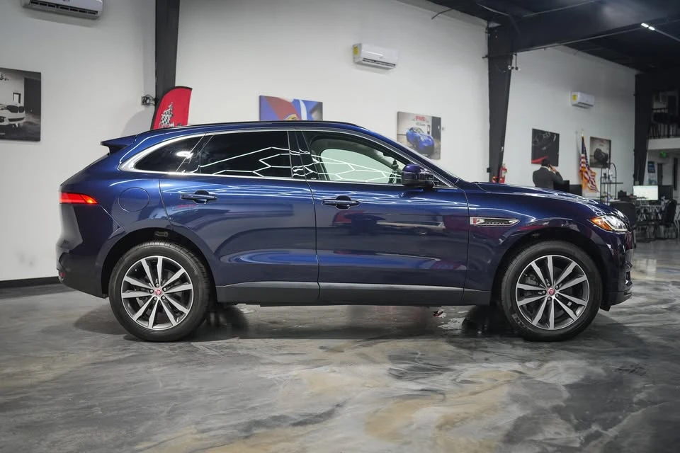 2017 Jaguar F-Pace - Image 8 of 20