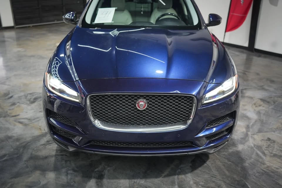 2017 Jaguar F-Pace - Image 6 of 20