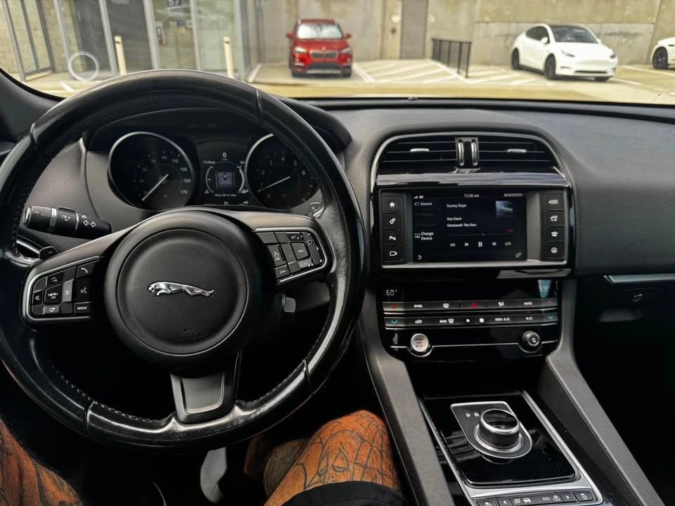 2017 Jaguar F-Pace - Image 7 of 7