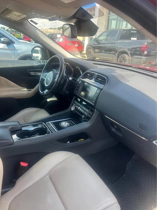 2017 Jaguar F-Pace - Image 6 of 7