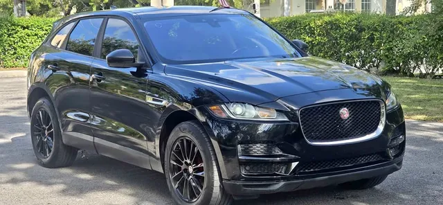 2017 Jaguar F-PACE 30t Premium Sport Utility 4D
