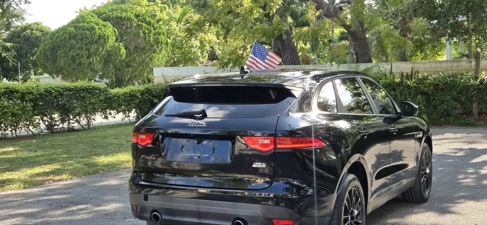 2017 Jaguar F-Pace - Image 7 of 19