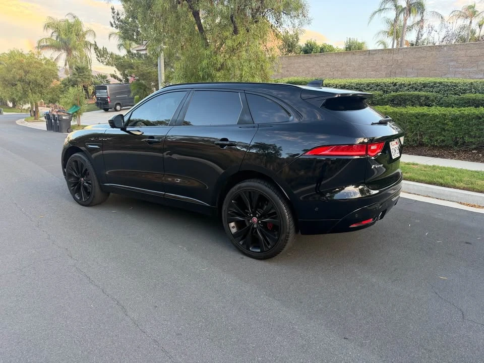 2017 Jaguar F-Pace - Image 3 of 18