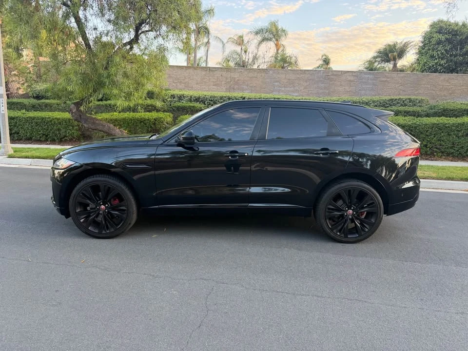 2017 Jaguar F-Pace - Image 2 of 18