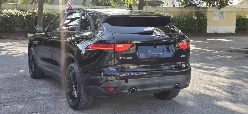 2017 Jaguar F-Pace - Image 10 of 19