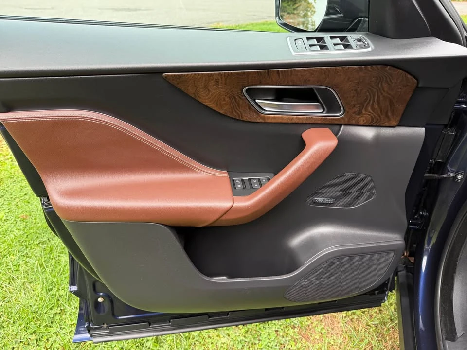 2017 Jaguar F-Pace - Image 8 of 18