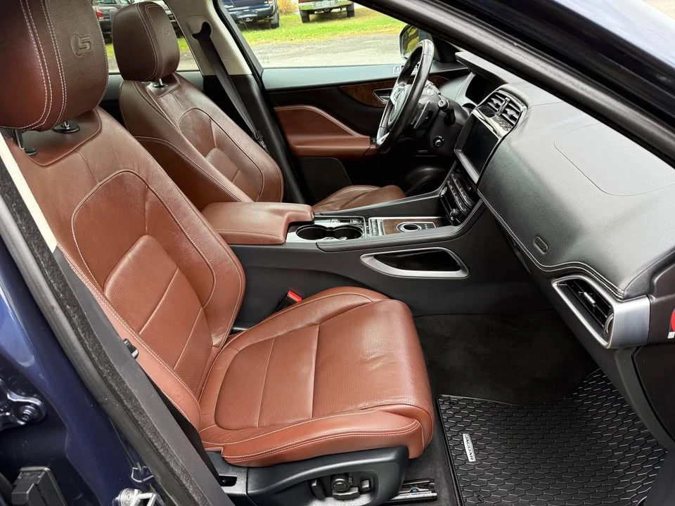 2017 Jaguar F-Pace - Image 16 of 18