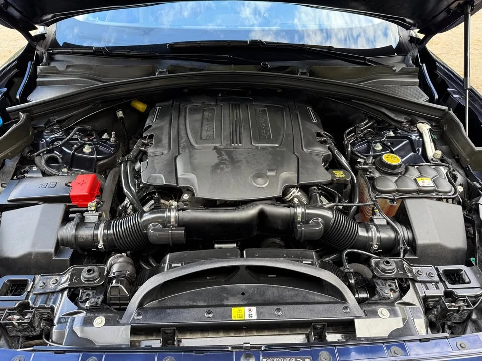 2017 Jaguar F-Pace - Image 18 of 18