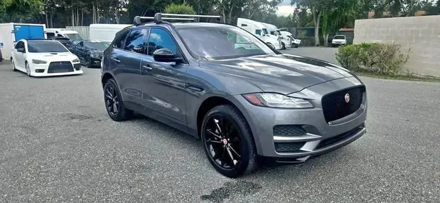 2017 Jaguar F-PACE 30t Prestige Sport Utility 4D