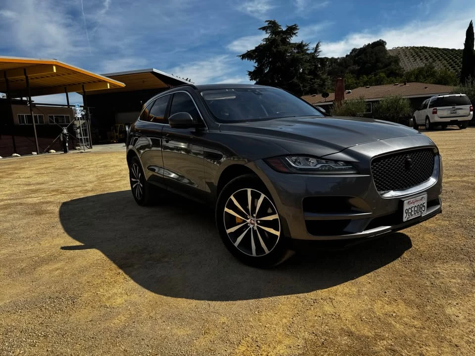 2017 Jaguar F-Pace - Image 5 of 16