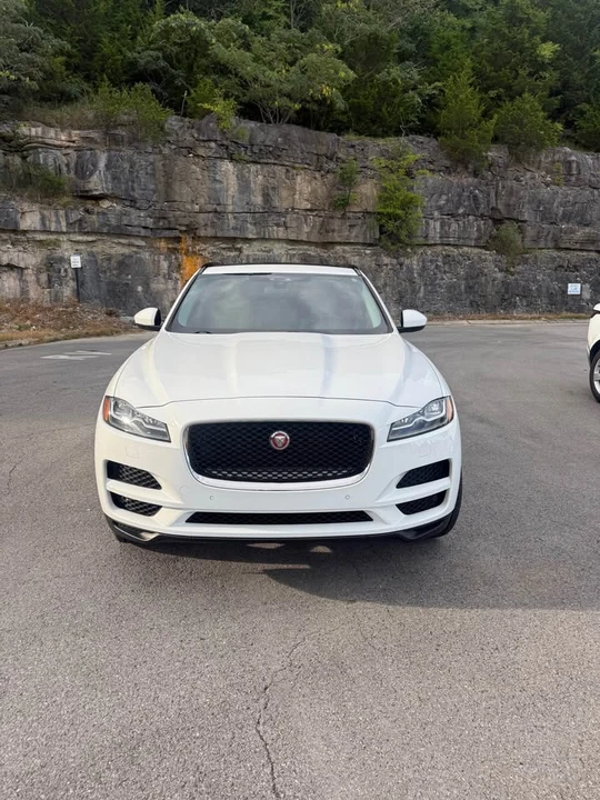 2017 Jaguar F-Pace - Image 2 of 13