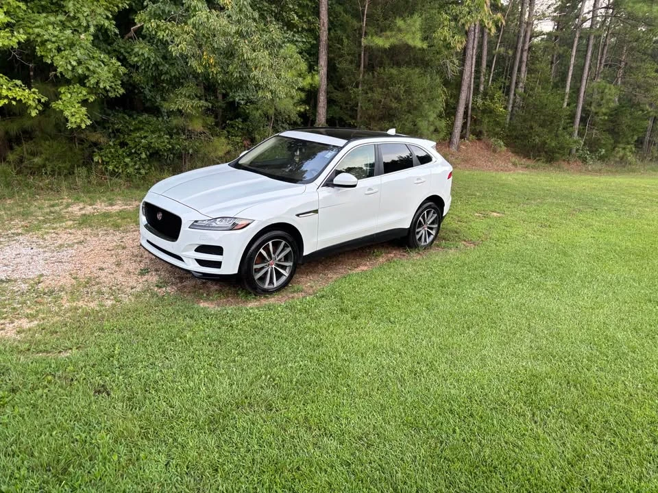 2017 Jaguar F-Pace - Image 2 of 9