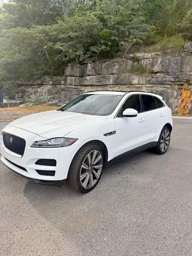 2017 Jaguar F-PACE 30t Prestige Sport Utility 4D