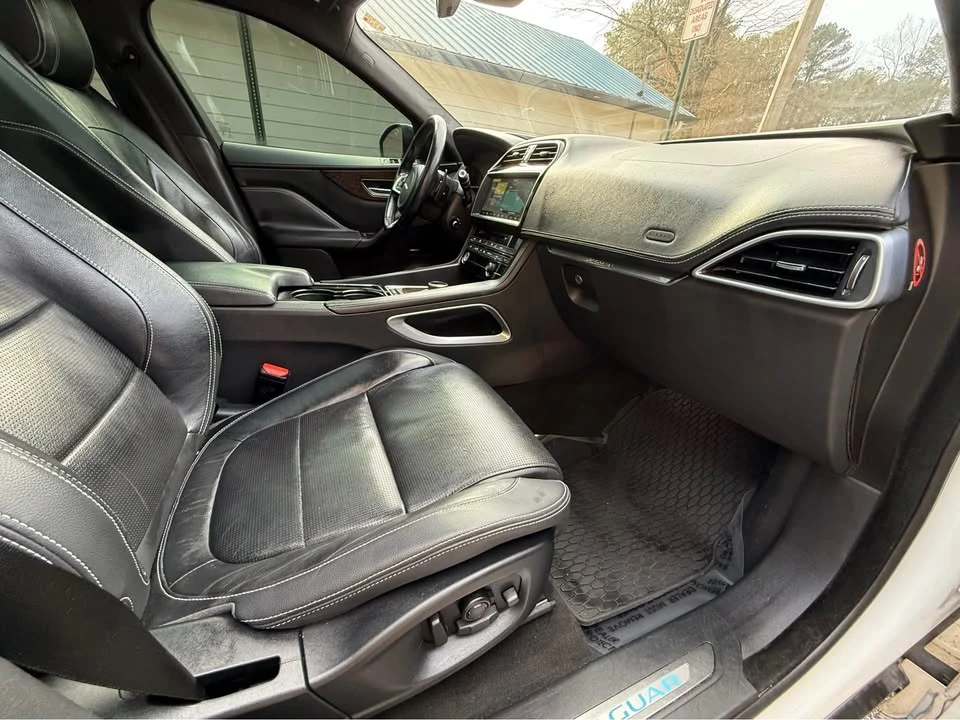 2017 Jaguar F-Pace - Image 11 of 12