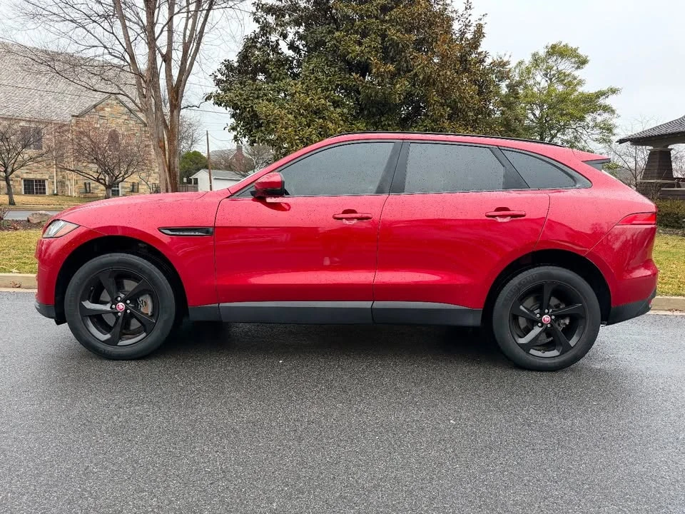 2017 Jaguar F-Pace - Image 8 of 17