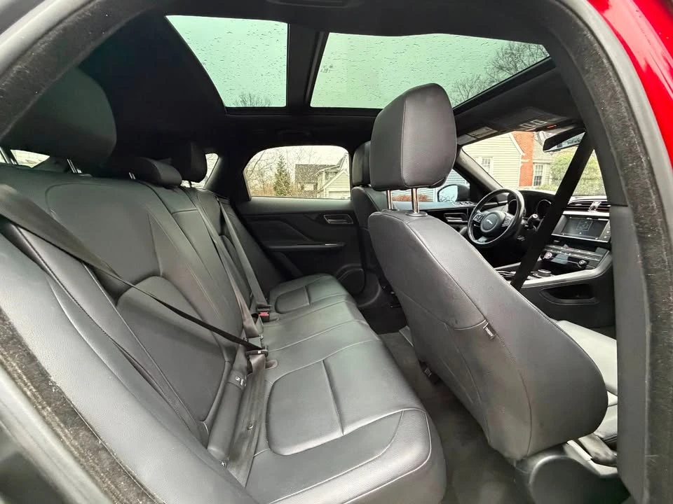 2017 Jaguar F-Pace - Image 9 of 17