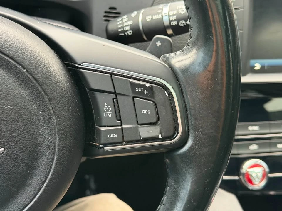 2017 Jaguar F-Pace - Image 16 of 17