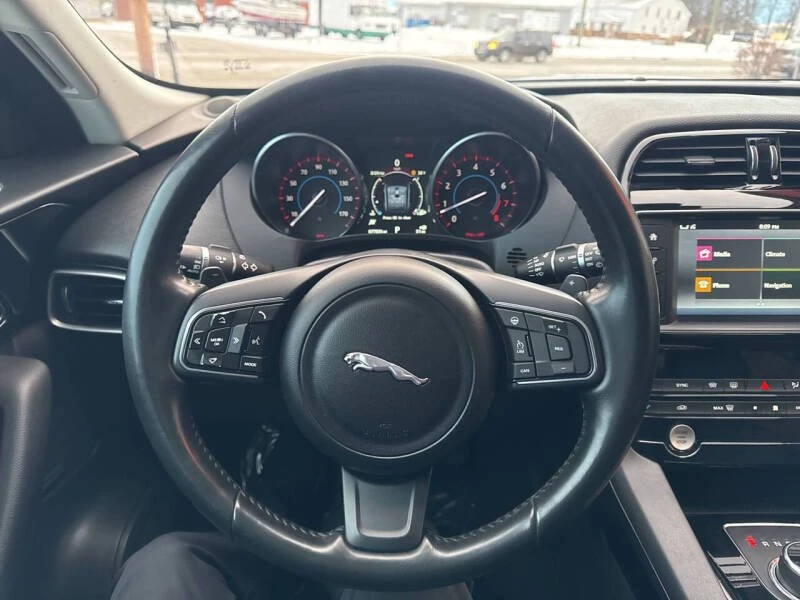 2017 Jaguar F-Pace - Image 17 of 17
