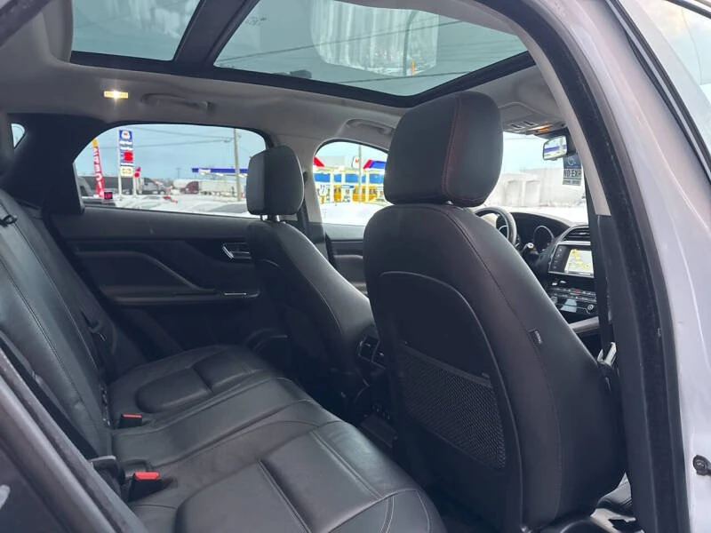 2017 Jaguar F-Pace - Image 8 of 17