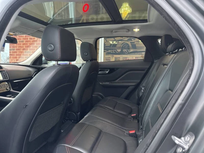 2017 Jaguar F-Pace - Image 11 of 17