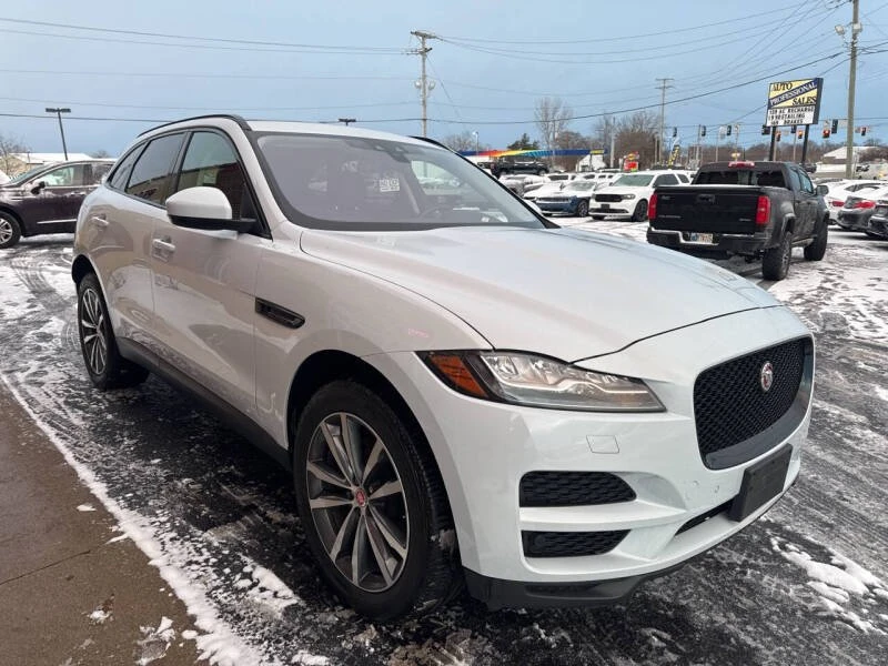 2017 Jaguar F-Pace - Image 4 of 17