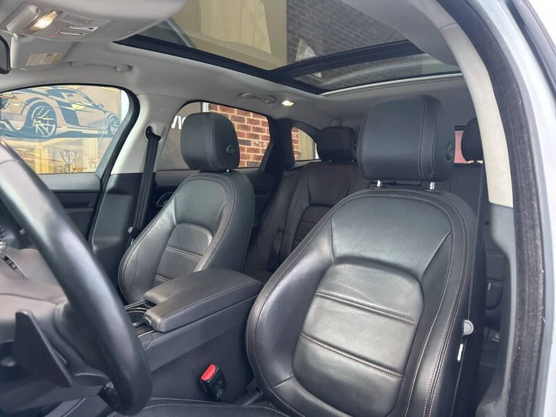 2017 Jaguar F-Pace - Image 12 of 17