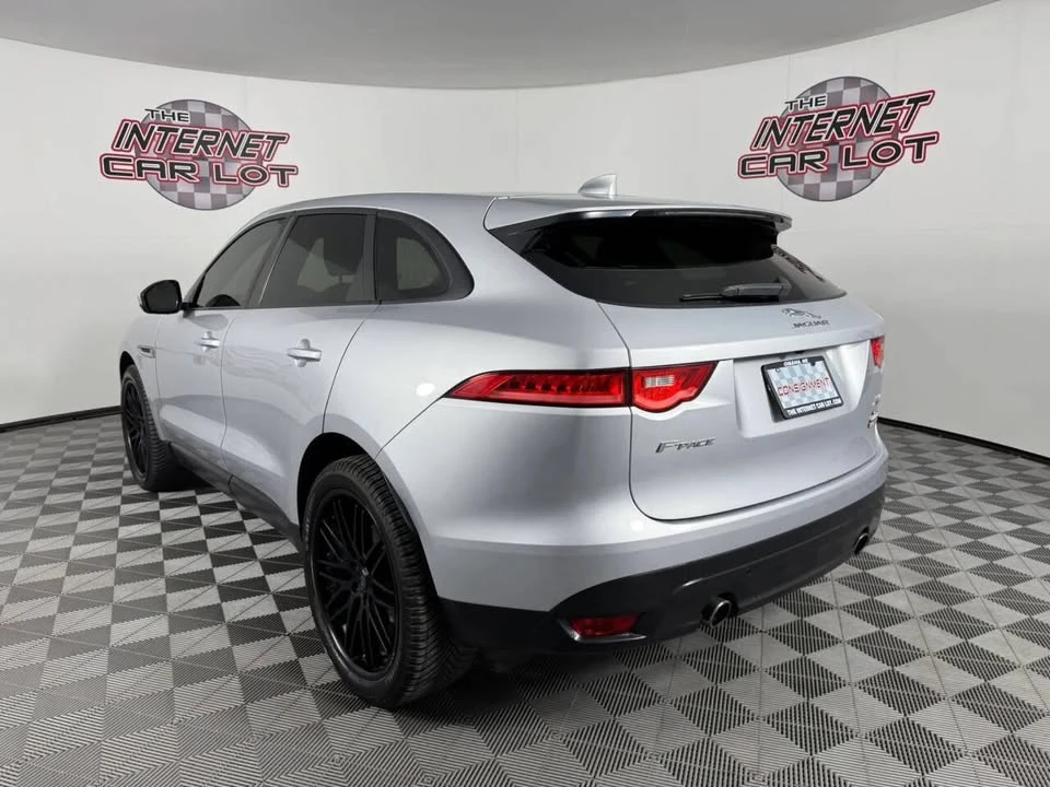 2017 Jaguar F-Pace - Image 5 of 20