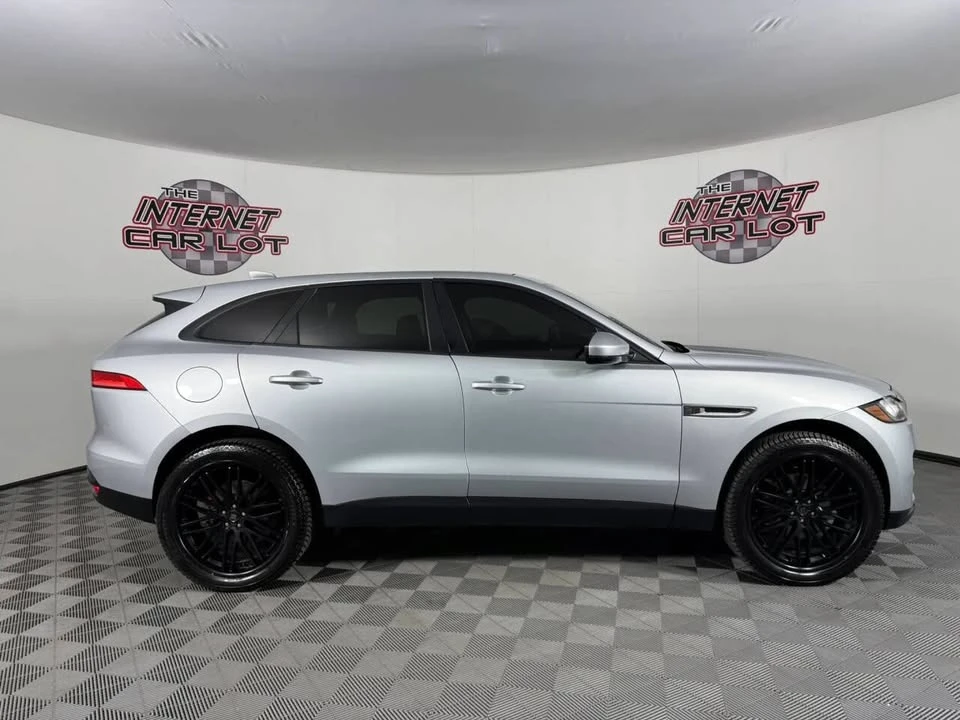 2017 Jaguar F-Pace - Image 7 of 20