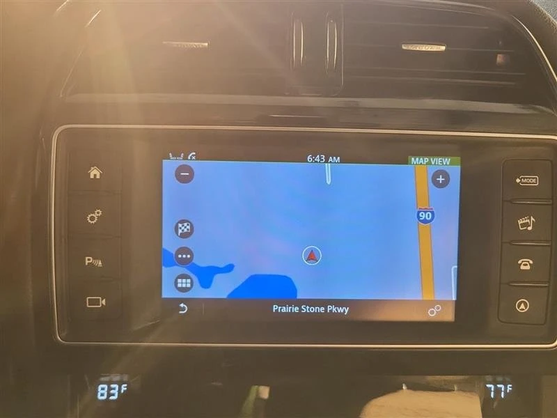 2017 Jaguar F-Pace - Image 14 of 15
