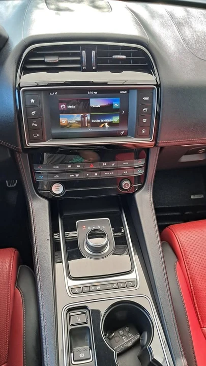 2017 Jaguar F-Pace - Image 8 of 15