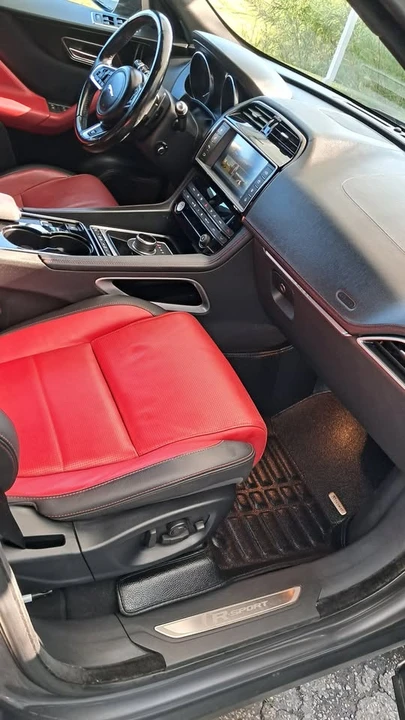 2017 Jaguar F-Pace - Image 11 of 15