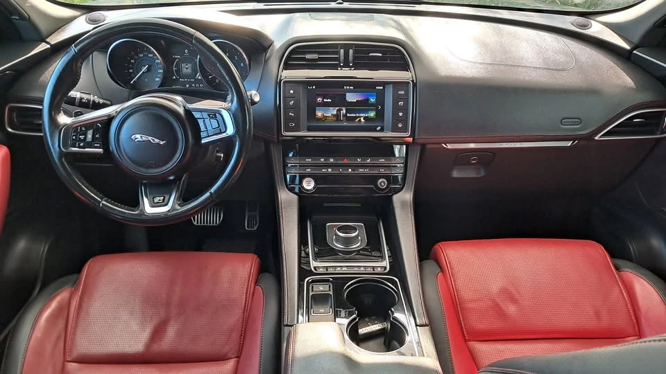 2017 Jaguar F-Pace - Image 7 of 15